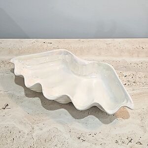 Vintage Shell shaped glazed dish